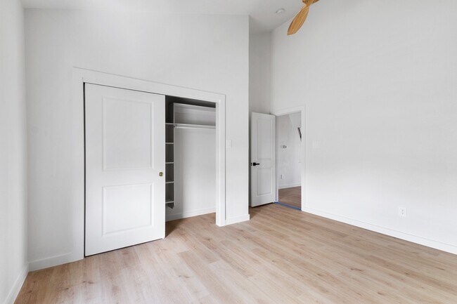 Building Photo - 1325 35th St