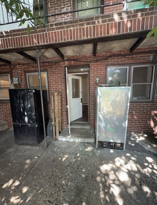Building Photo - 167 W Norris St