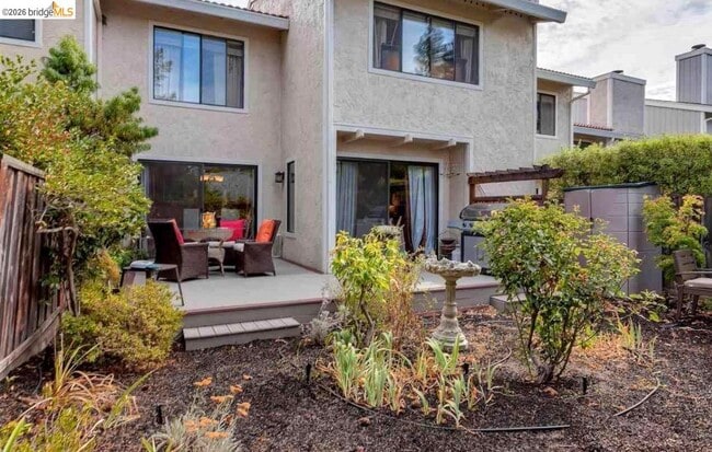 Building Photo - 1010 Camino Verde Cir