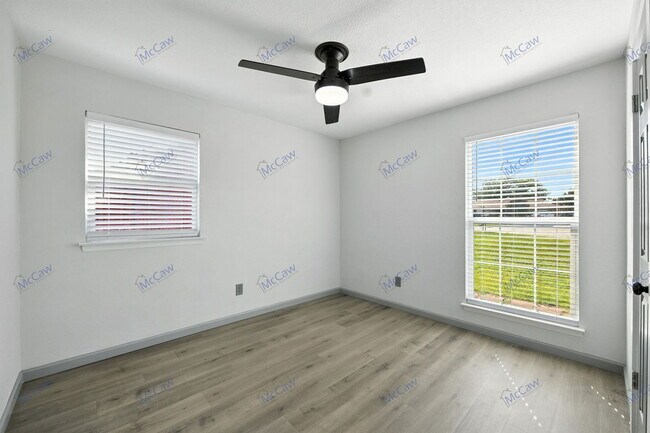 Building Photo - 2109 Jeannette Ct