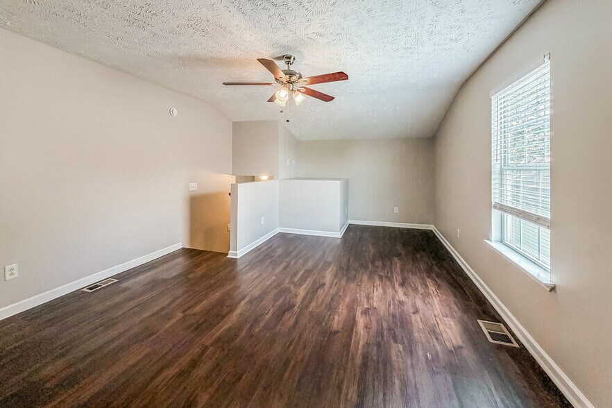 Building Photo - 4152 Pleasant Colony Dr