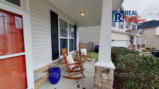 Primary Photo - Spacious Executive Home on Friendly Cul-de...