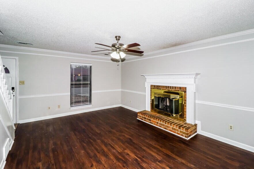 Building Photo - 4893 Barkshire Dr