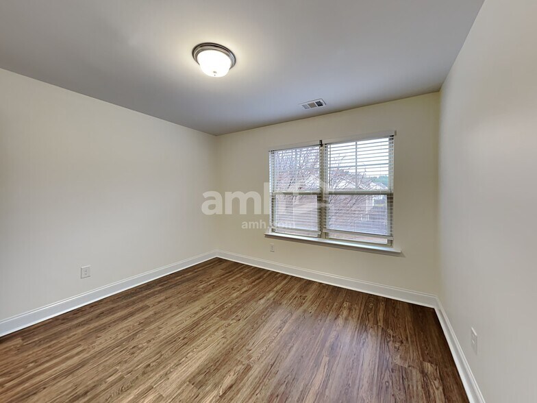 Building Photo - 2615 Beal St