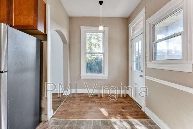 Building Photo - 527 W 26th St