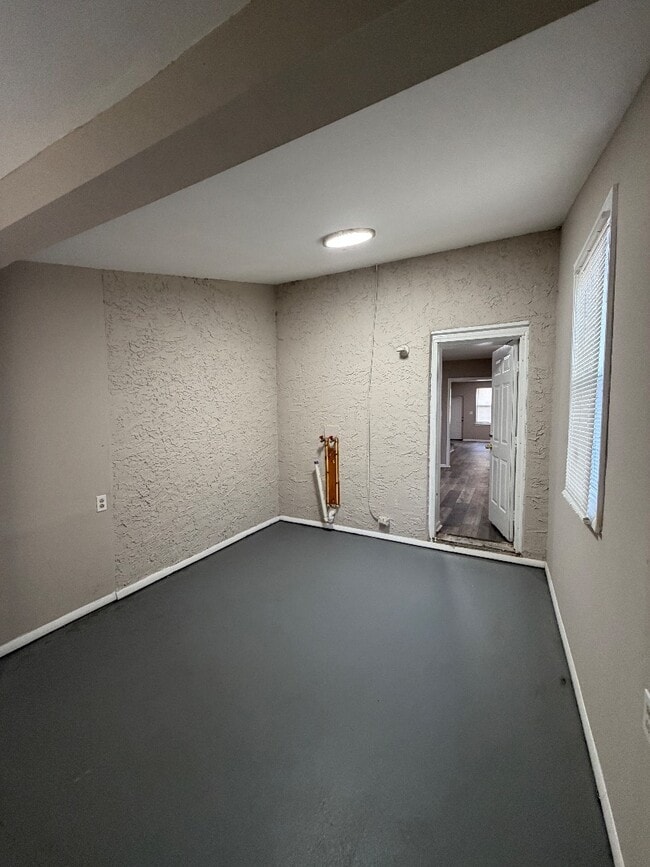 Building Photo - 424 Emerald St