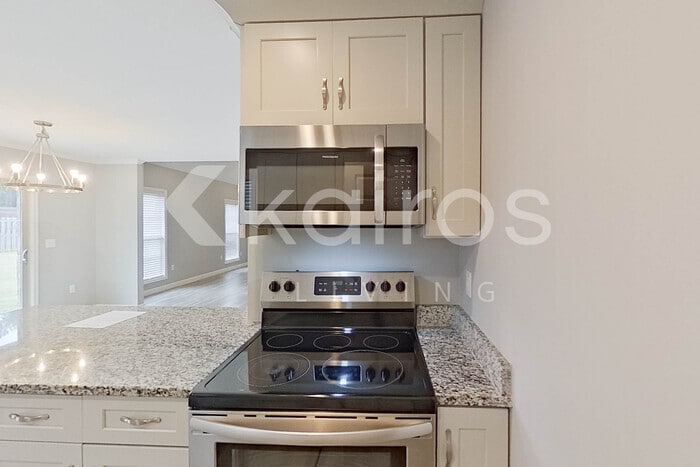 Building Photo - 93 Old Orchard Rd