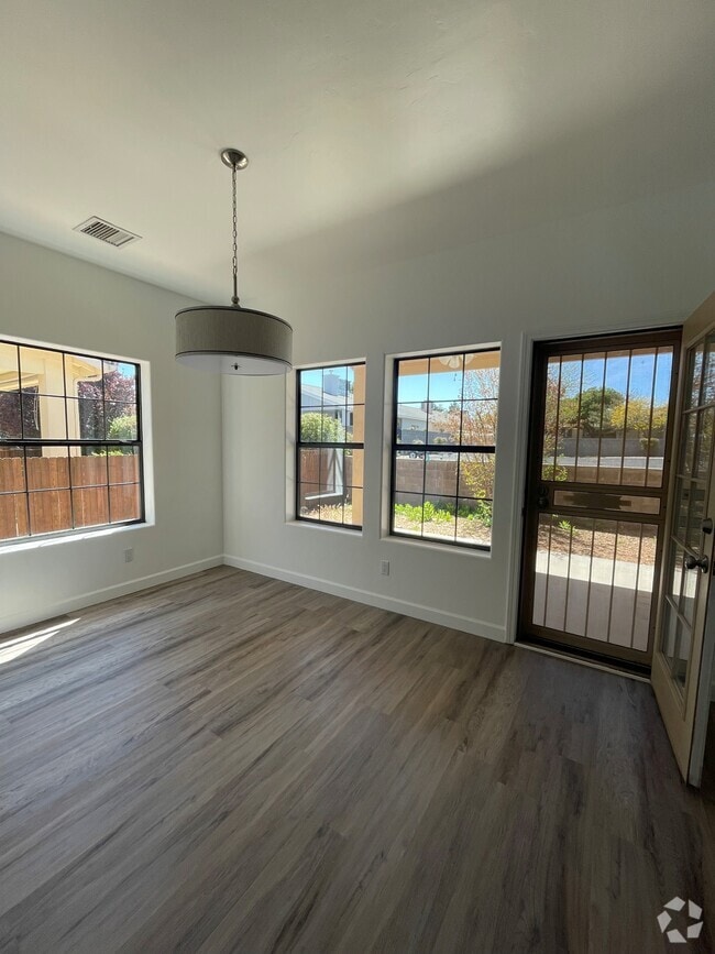 Building Photo - 3269 Orchid Way