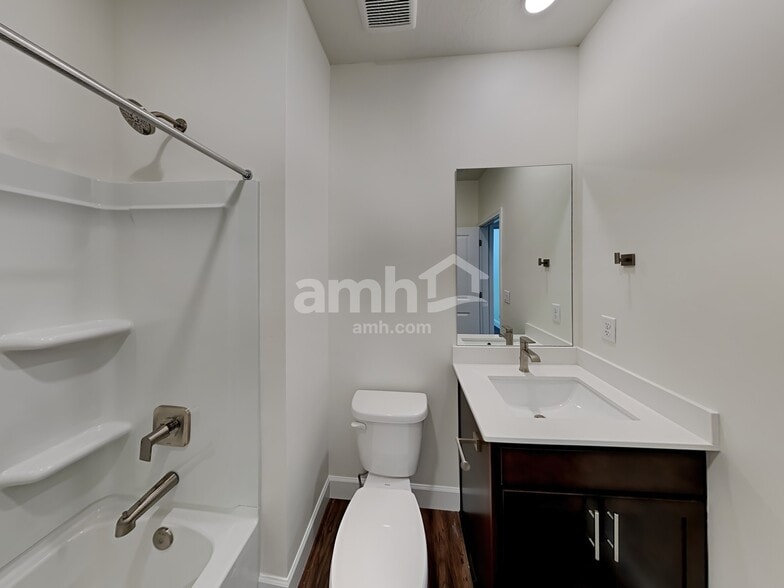 Building Photo - 3324 Fields Ave