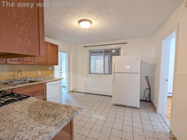 Building Photo - 322 Lowell St