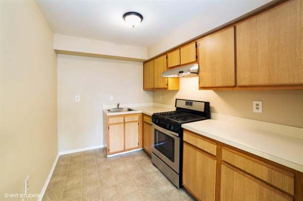 Building Photo - 809 Lindsley Ct