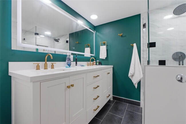 Building Photo - 1017 10th Way