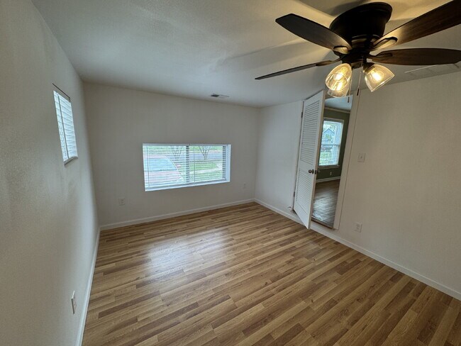 Building Photo - 2318 Fenwick Dr