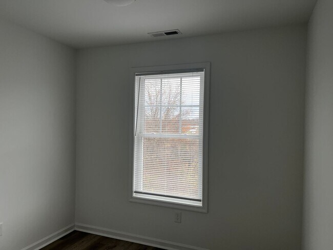 Building Photo - 723 Burks Hill Rd