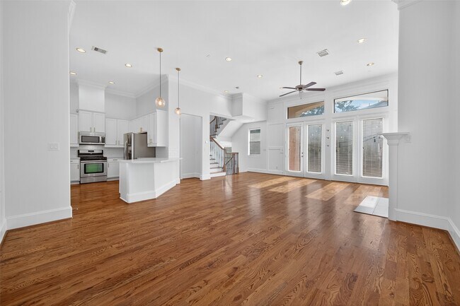 Building Photo - 2506 Maxroy St