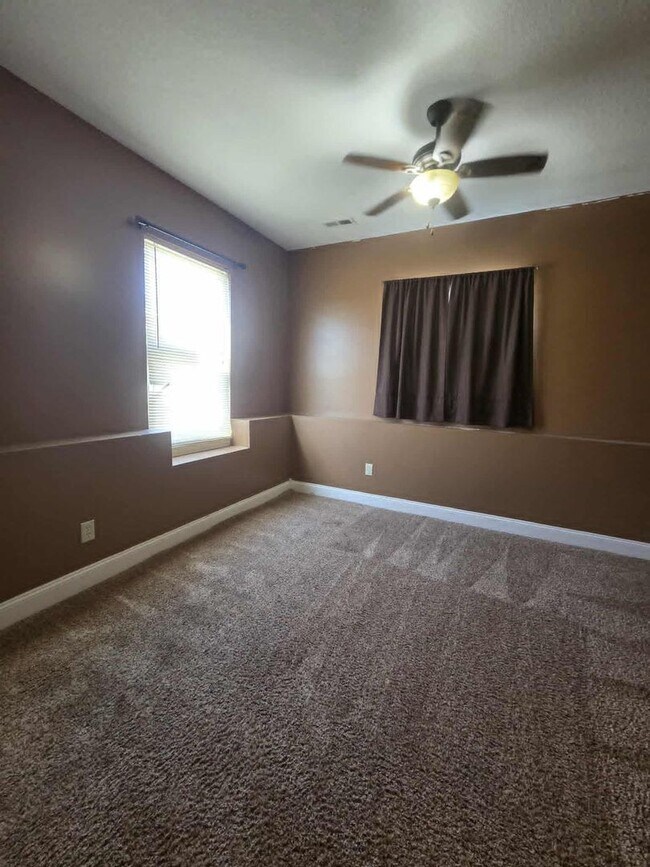 Building Photo - Spacious Home for Rent!