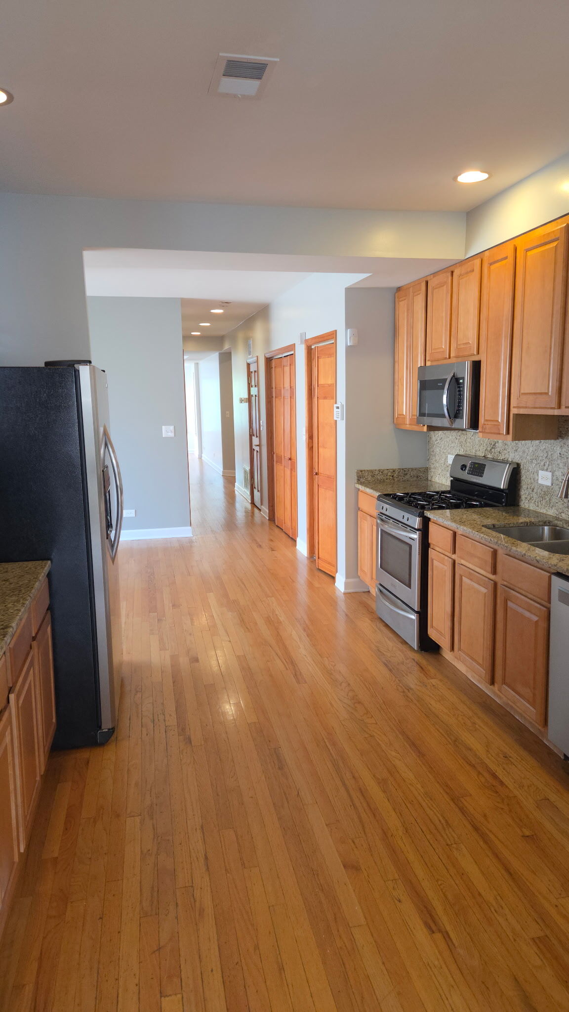 Kitchen - 3318 N Keystone Ave