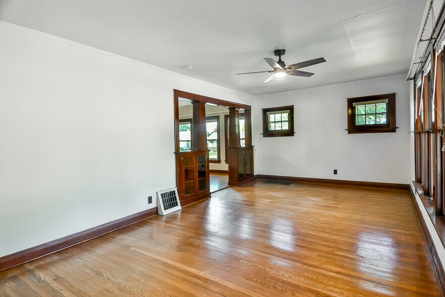 Building Photo - 855 Wood Ave