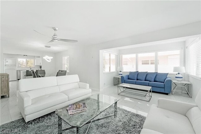 Building Photo - 1100 8th Ave S