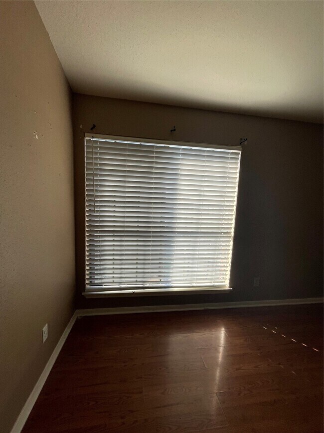 Building Photo - 2121 El Paseo St