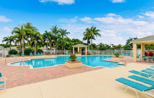 Building Photo - Southwest Lake Manatee Way, Port St. Lucie...