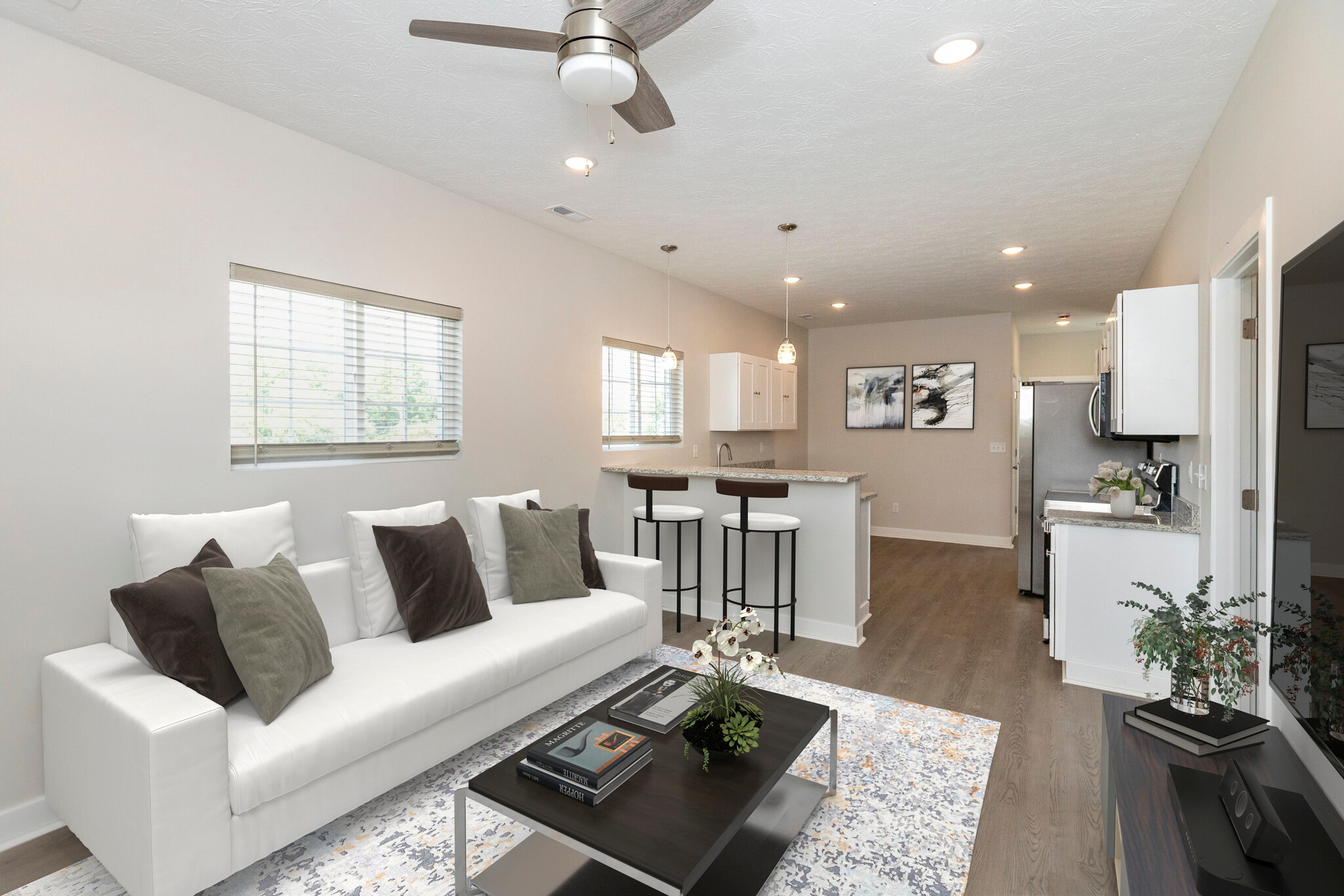 Living Room - 752 N Elder Ave