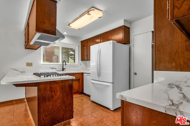 Building Photo - 4076 Tropico Way