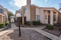 Building Photo - 521 Ranch Trail