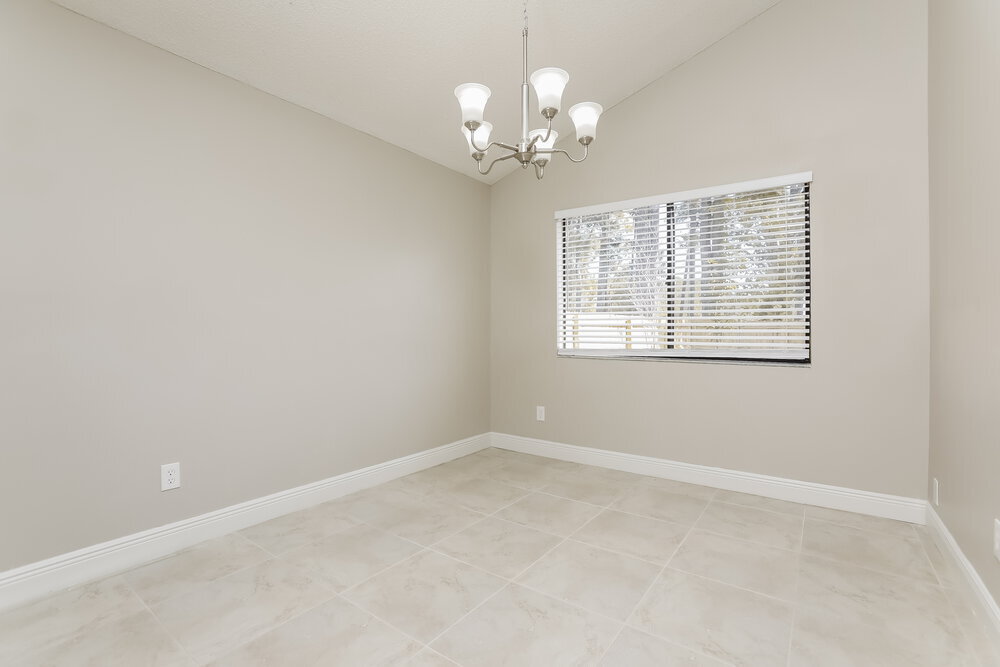 Building Photo - 173 Lakeside Cir