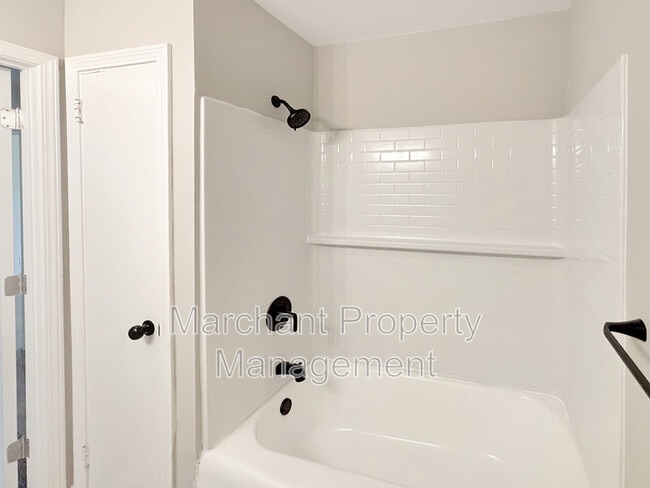 Building Photo - 308 Gordon St Ext
