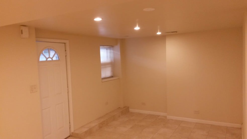 Living Room - 801 S Leavitt St