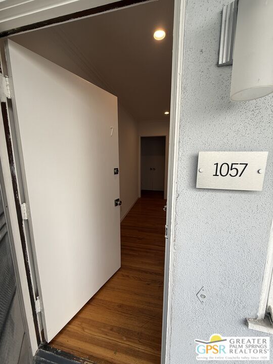 Building Photo - 1057 S Genesee Ave