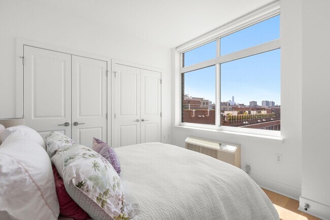 Building Photo - 1400 Hudson St