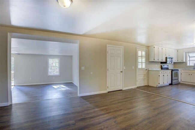 Building Photo - 201 Oglesby Bridge Rd SE