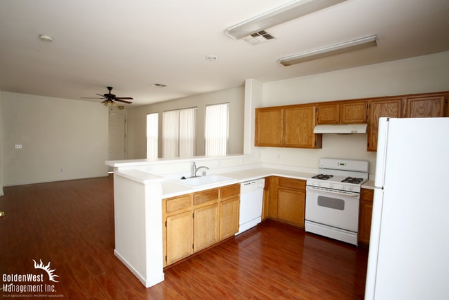 Building Photo - Charming 3Bdm 2Ba Home in Gated Cactus Springs!