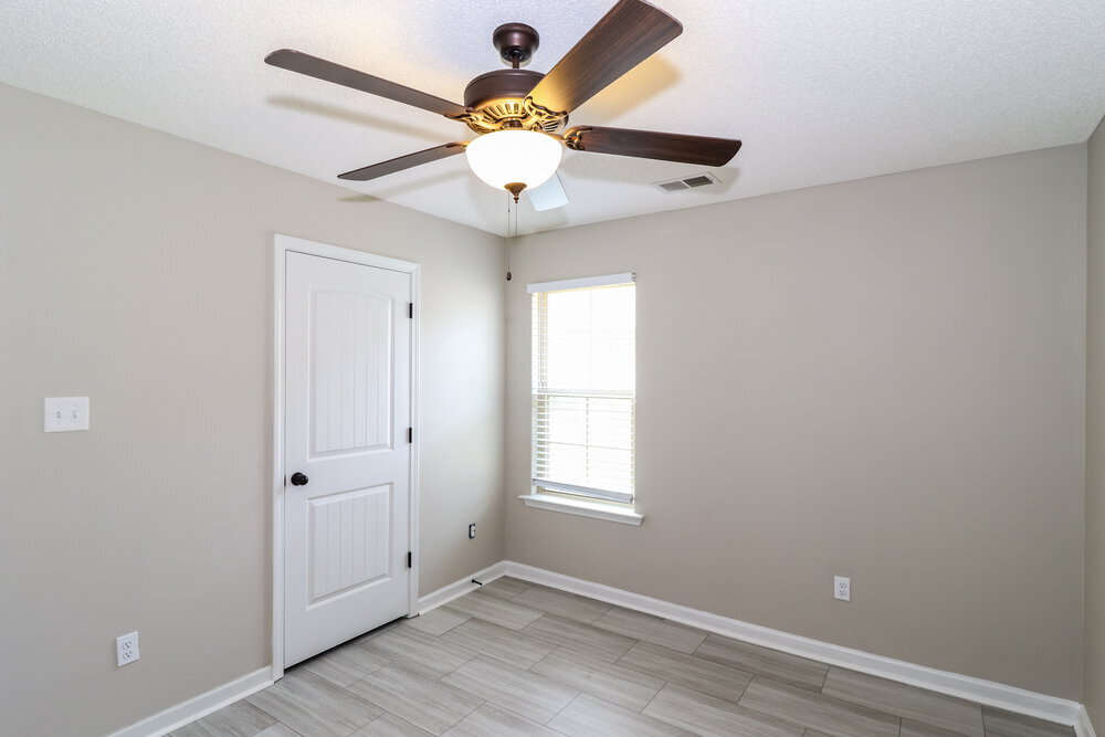 Building Photo - 1075 Carib Loop W