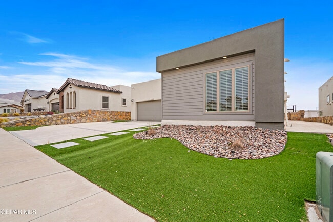 Building Photo - 7348 Mule Team Dr