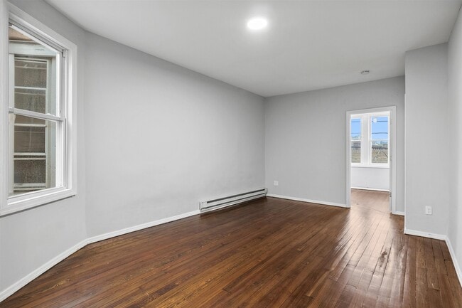 Building Photo - 1102 Avenue C