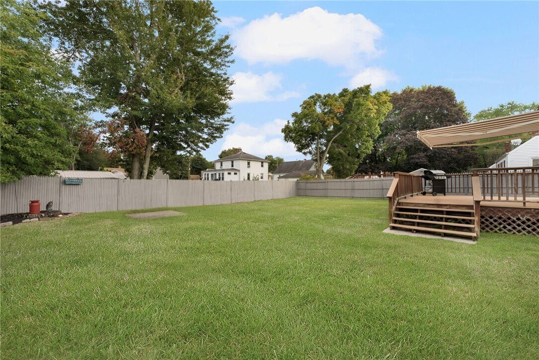 huge yard - 118 Airway Rd