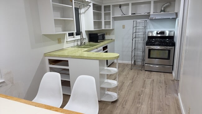 Primary Photo - 3073 Eggert Rd