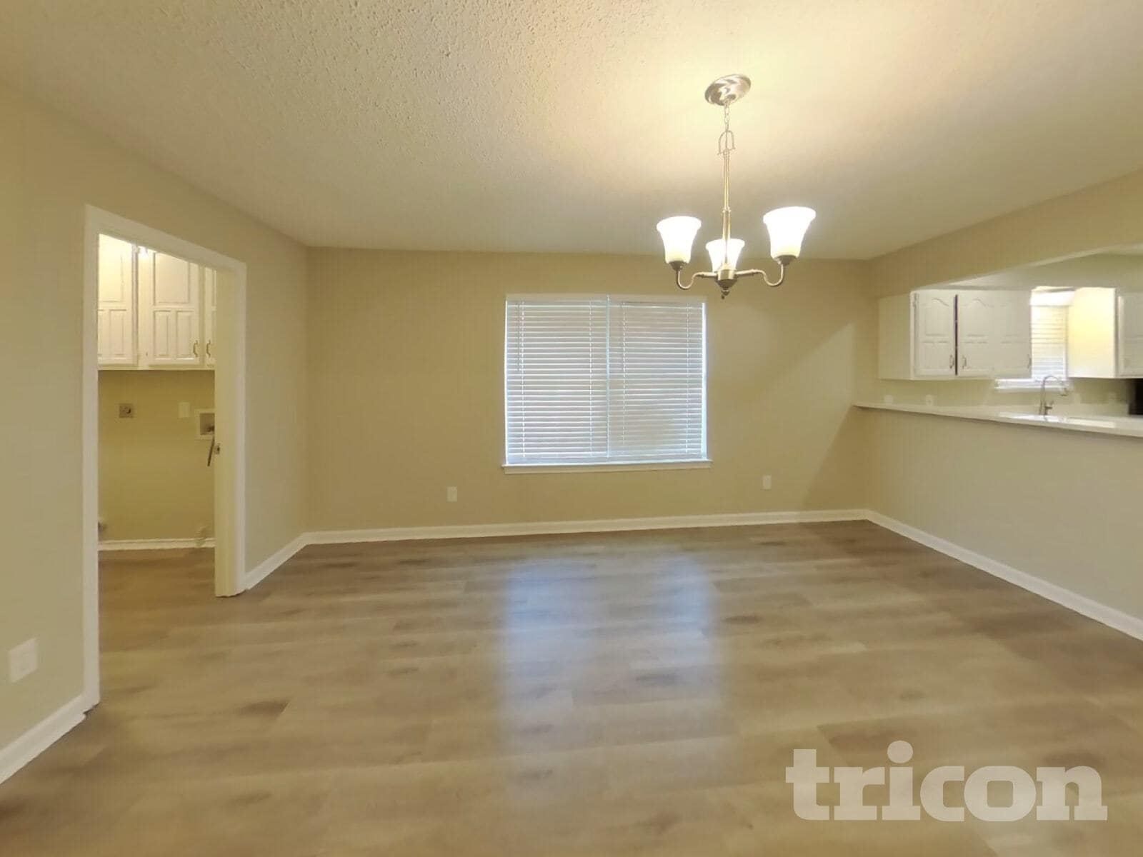 Building Photo - 2001 Libby Ln