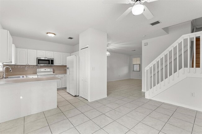 Building Photo - 10863 SW 88th Terrace