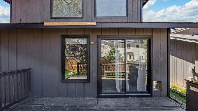 Building Photo - Spacious Home for Rent in Glenwood Springs – Great Location, No HOA!