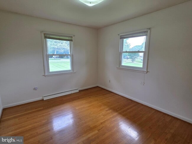 Building Photo - 25020 Oak Dr