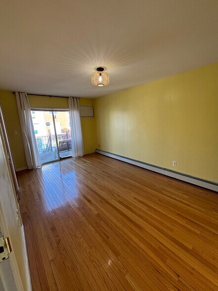 Building Photo - 130 Beach 98th St