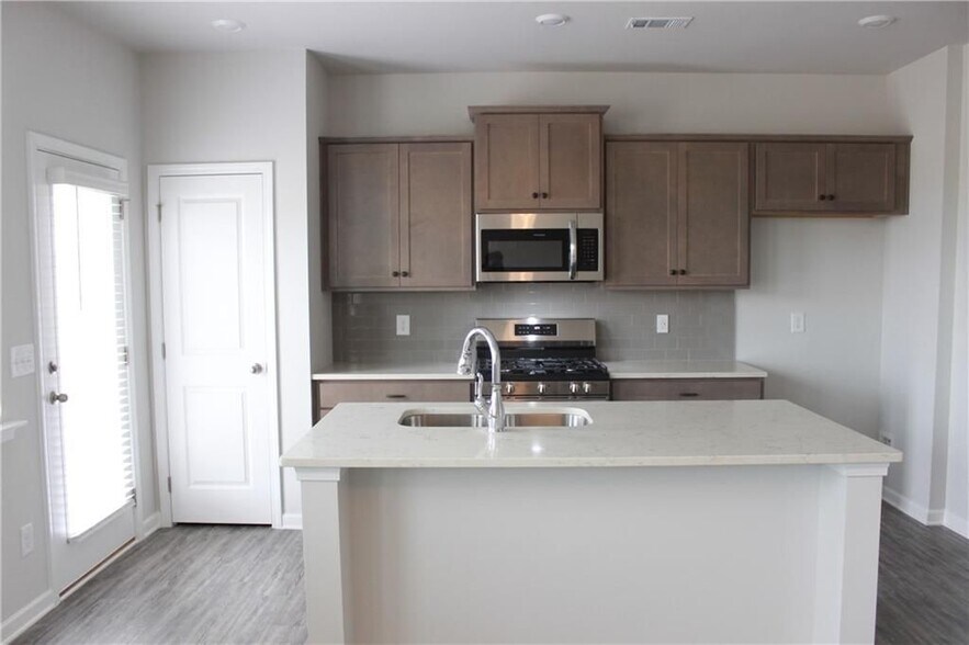 Building Photo - 82 Timber Pk Dr