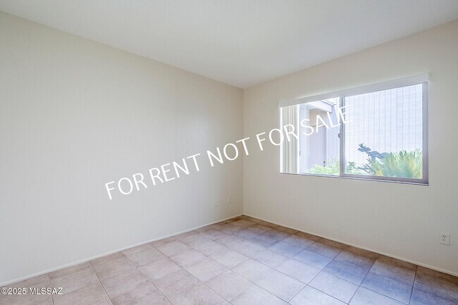 Building Photo - 5084 N Camino Del Lazo