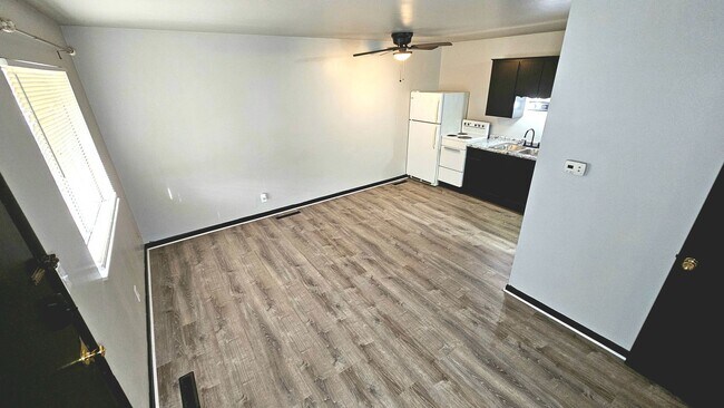 Building Photo - 126 Poplar St