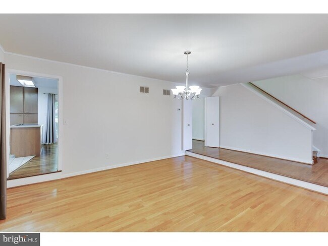 Building Photo - 7220 Vistas Ln