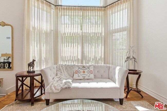 Building Photo - 6003 County Oak Rd